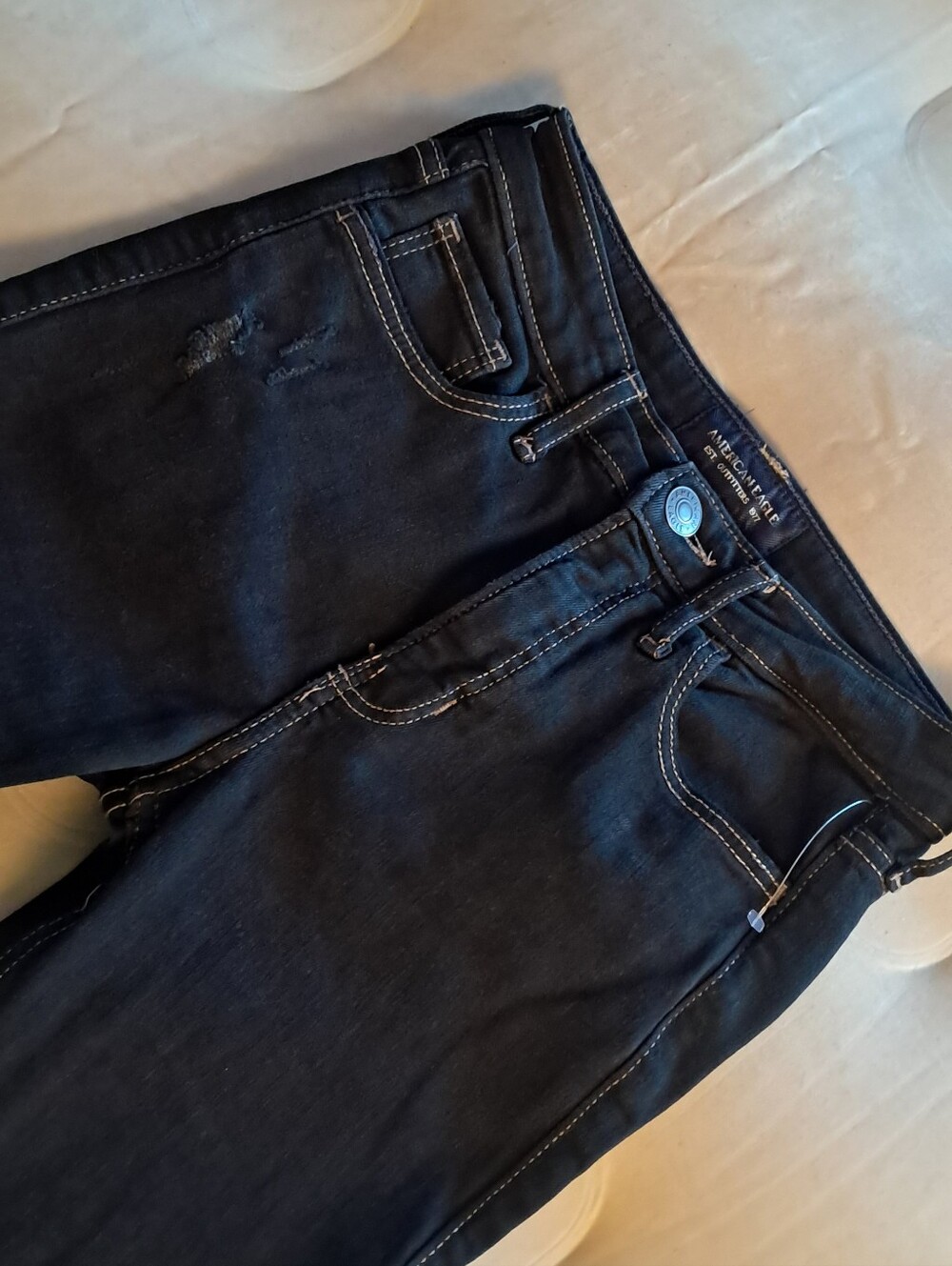 (66) Nwot American Eagle Super Skinny Distressed Jeans